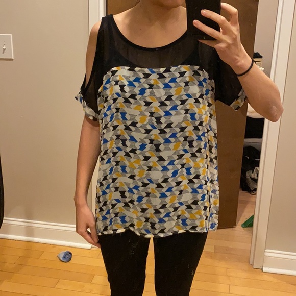 Forever 21 Chevron Patterned Blouse with Sleeve Cutouts - Picture 6 of 7